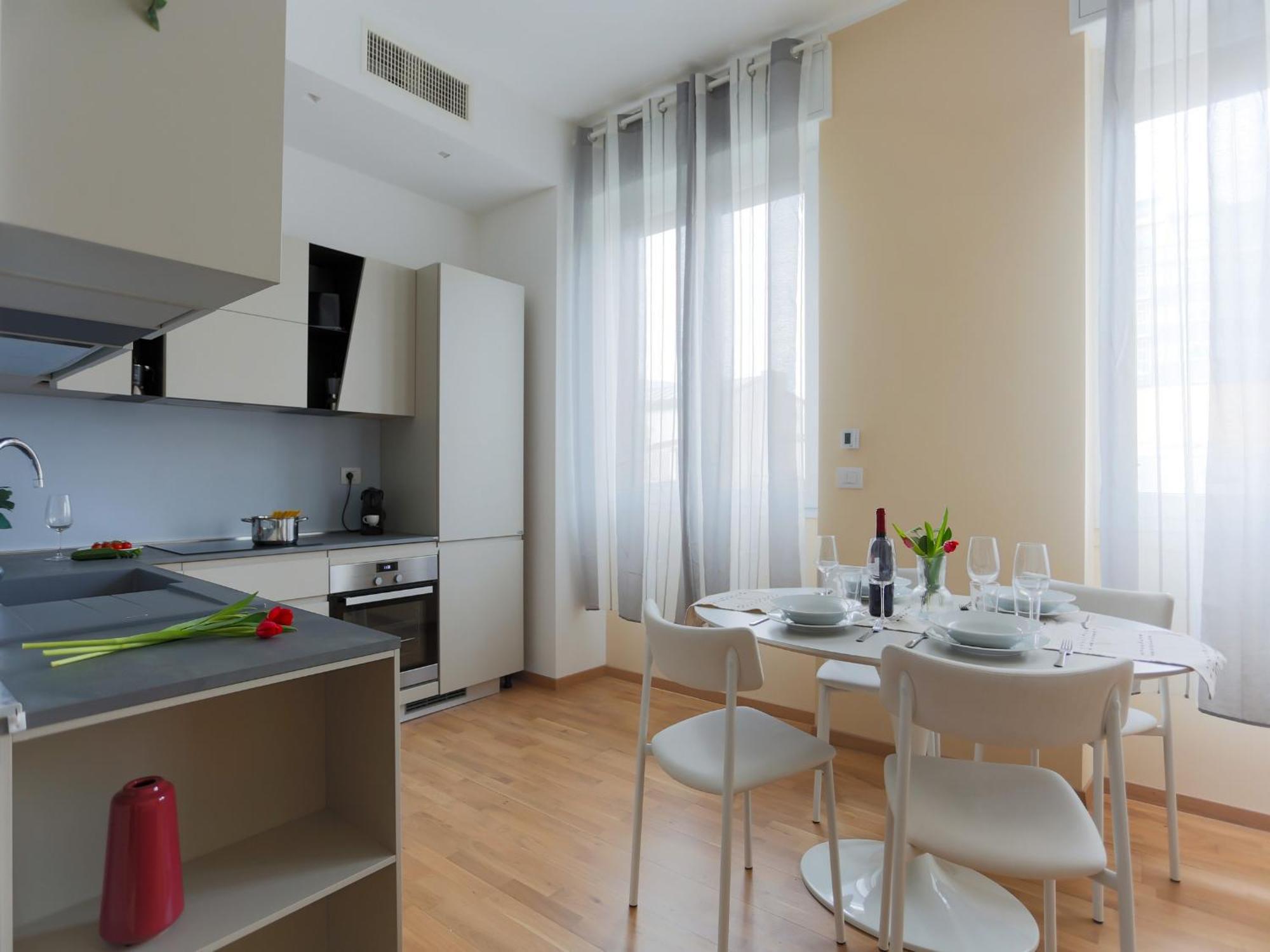 The Best Rent - Bright One-Bedroom Apartment In Corso Vittorio Emanuele II ミラノ エクステリア 写真
